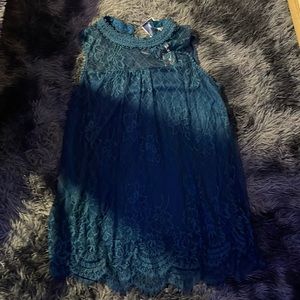 Cute brand new large green top